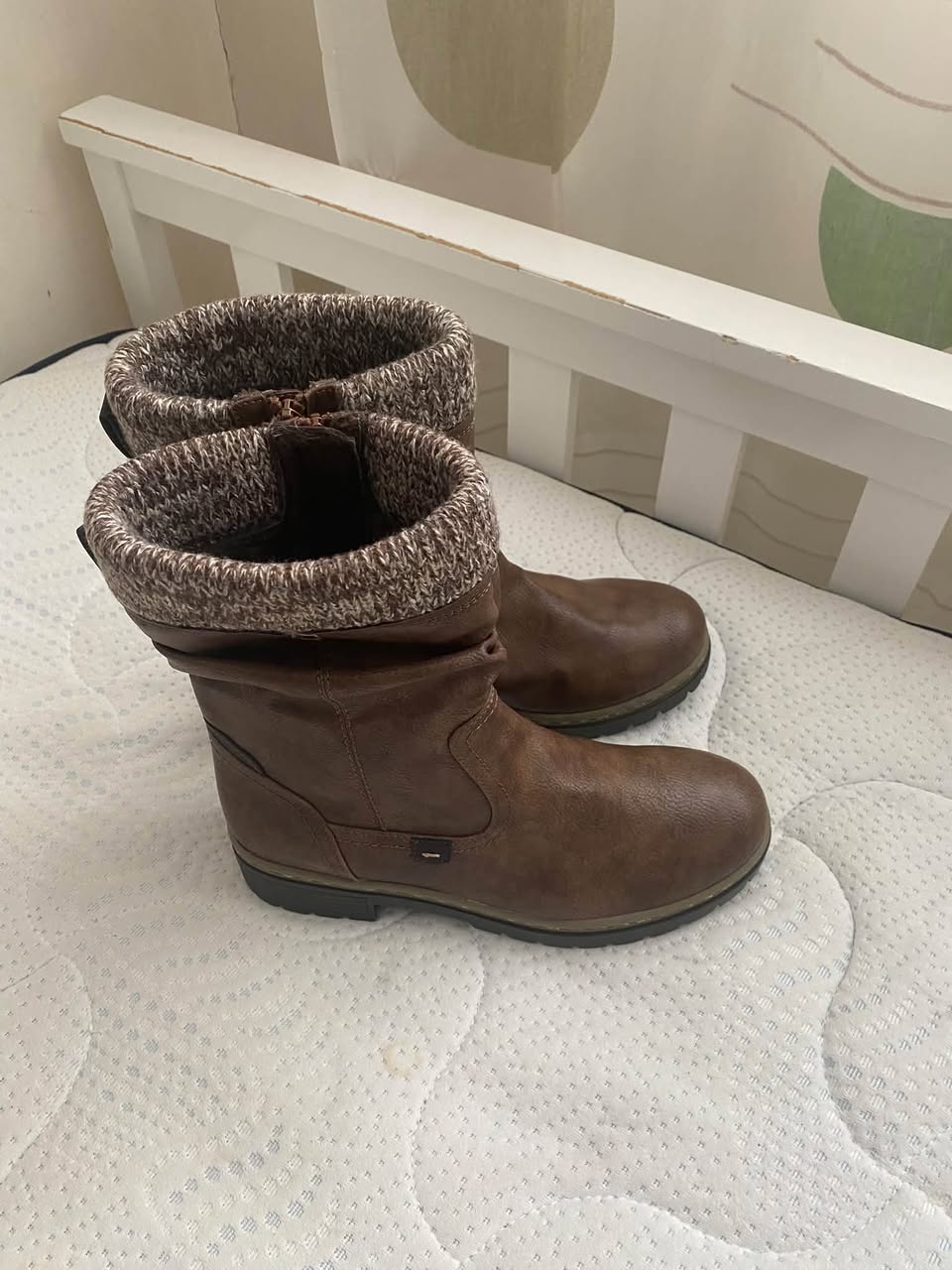 Size 39….90 lari