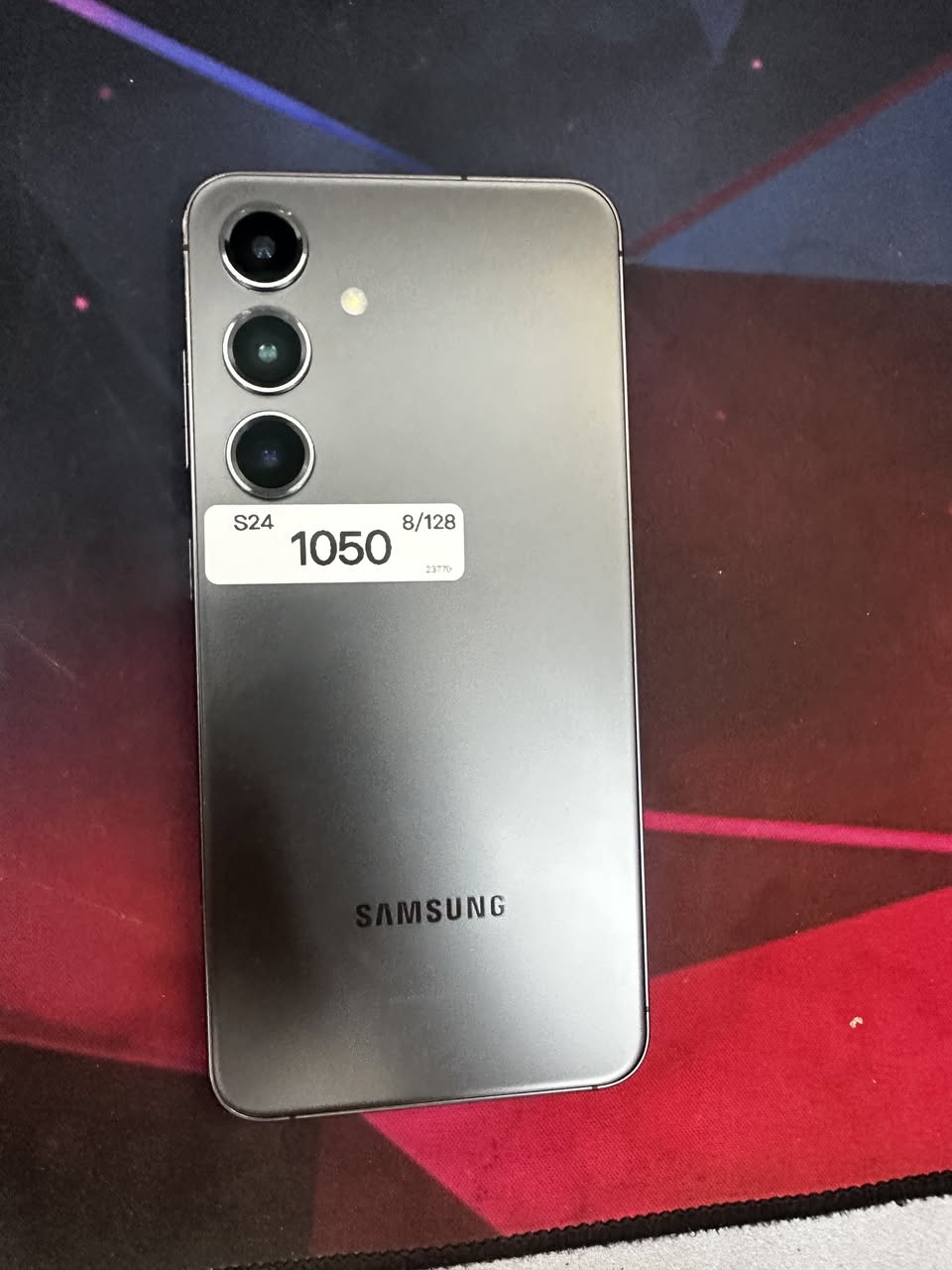 S24 8/128 telefon satılır, telefonun zədələri var