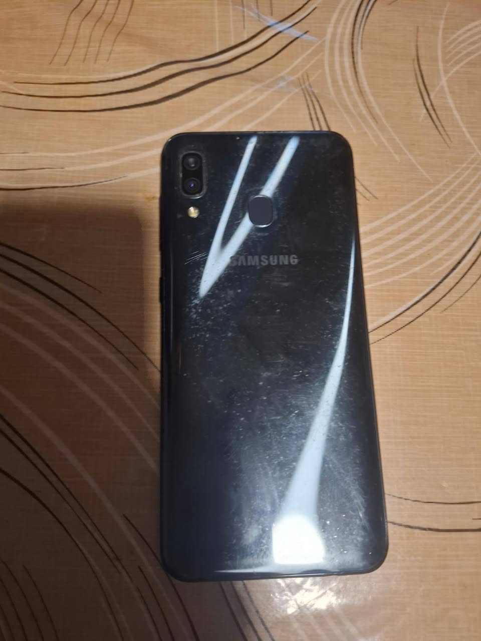 Samsung Galaxy A-serisi, siyah