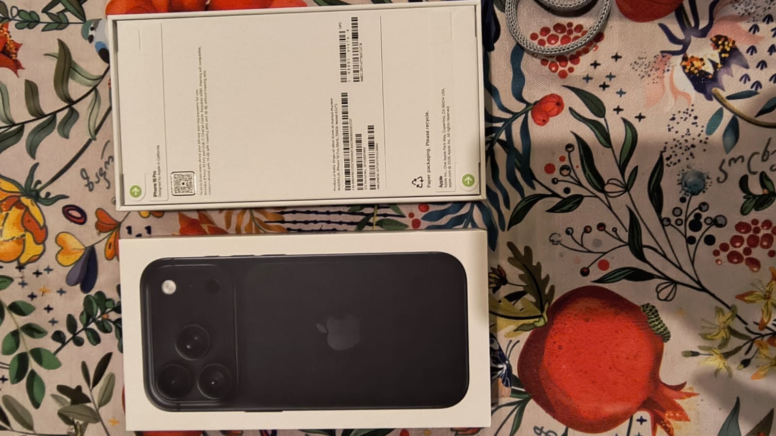 Продаётся совершенно новый, не распечатанный iPhone 18