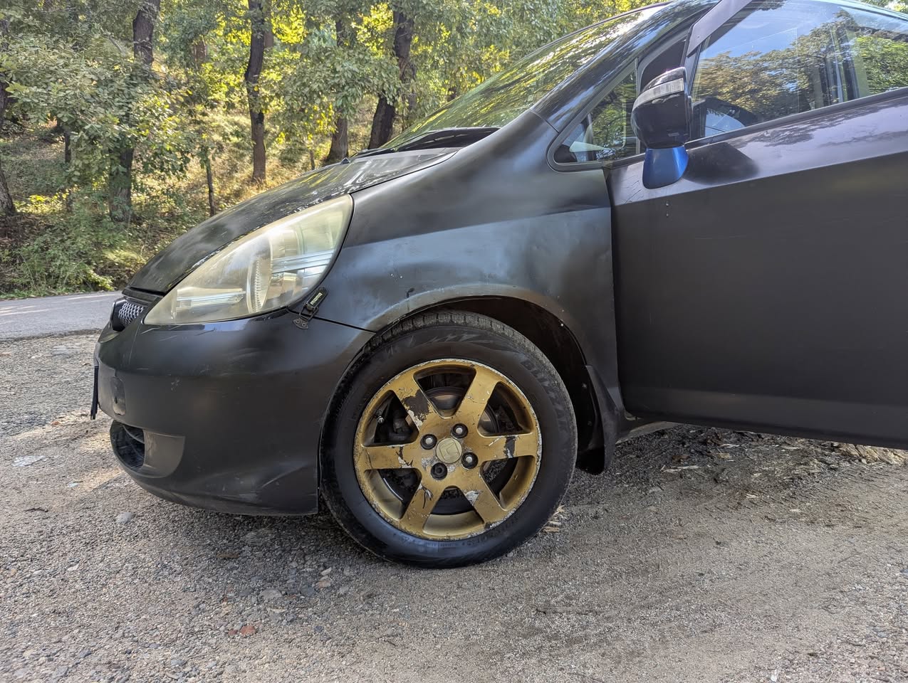 2300 dolar 2005 model 1.3 motorlu Surami