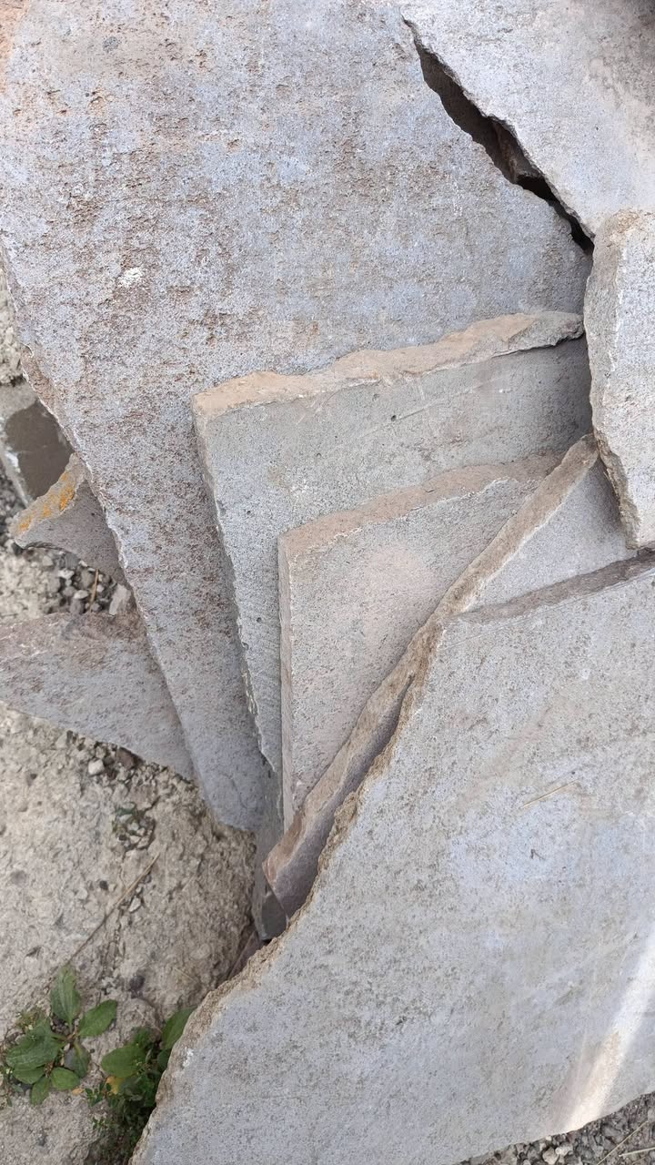 Bazalt 3cm kalınlığında. (Terjola) 75 m3+