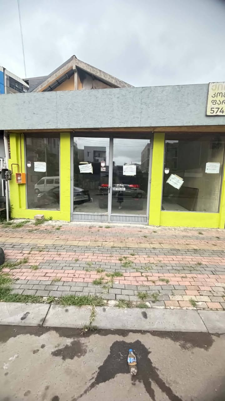 Batumda ticari alan kiralanıyor. Fiyatı — 2,500₾