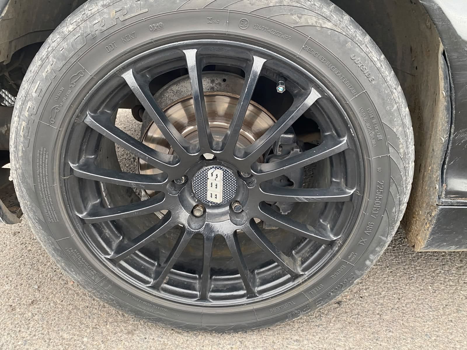 R17 black alloy wheel