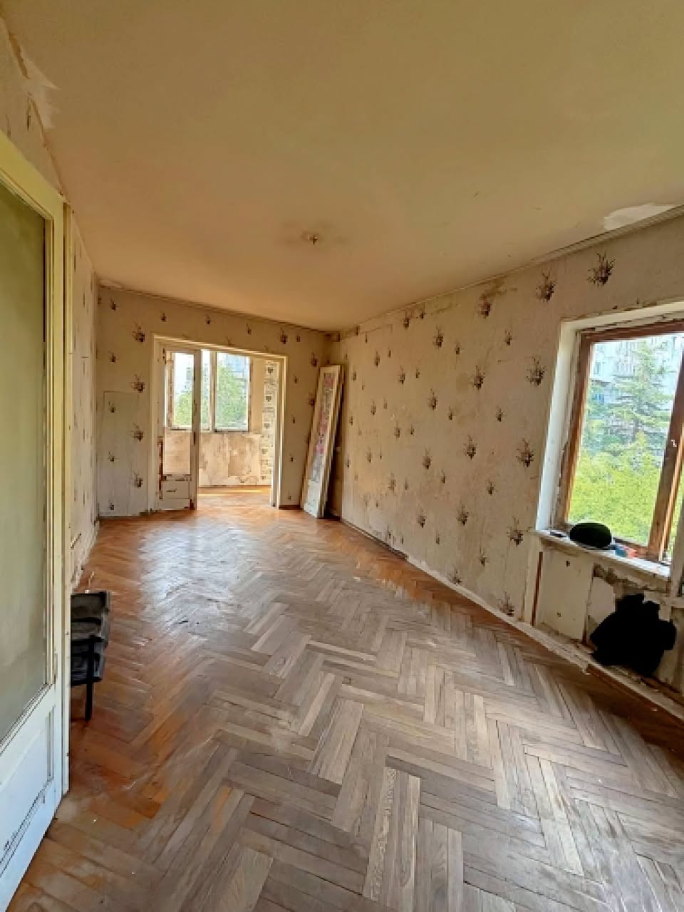იყიდება 5-ოთახიანი ბინა, თბილისი — $63,000