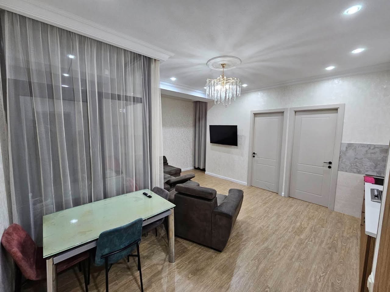 3-комнатная квартира в аренду, Тбилиси — $700