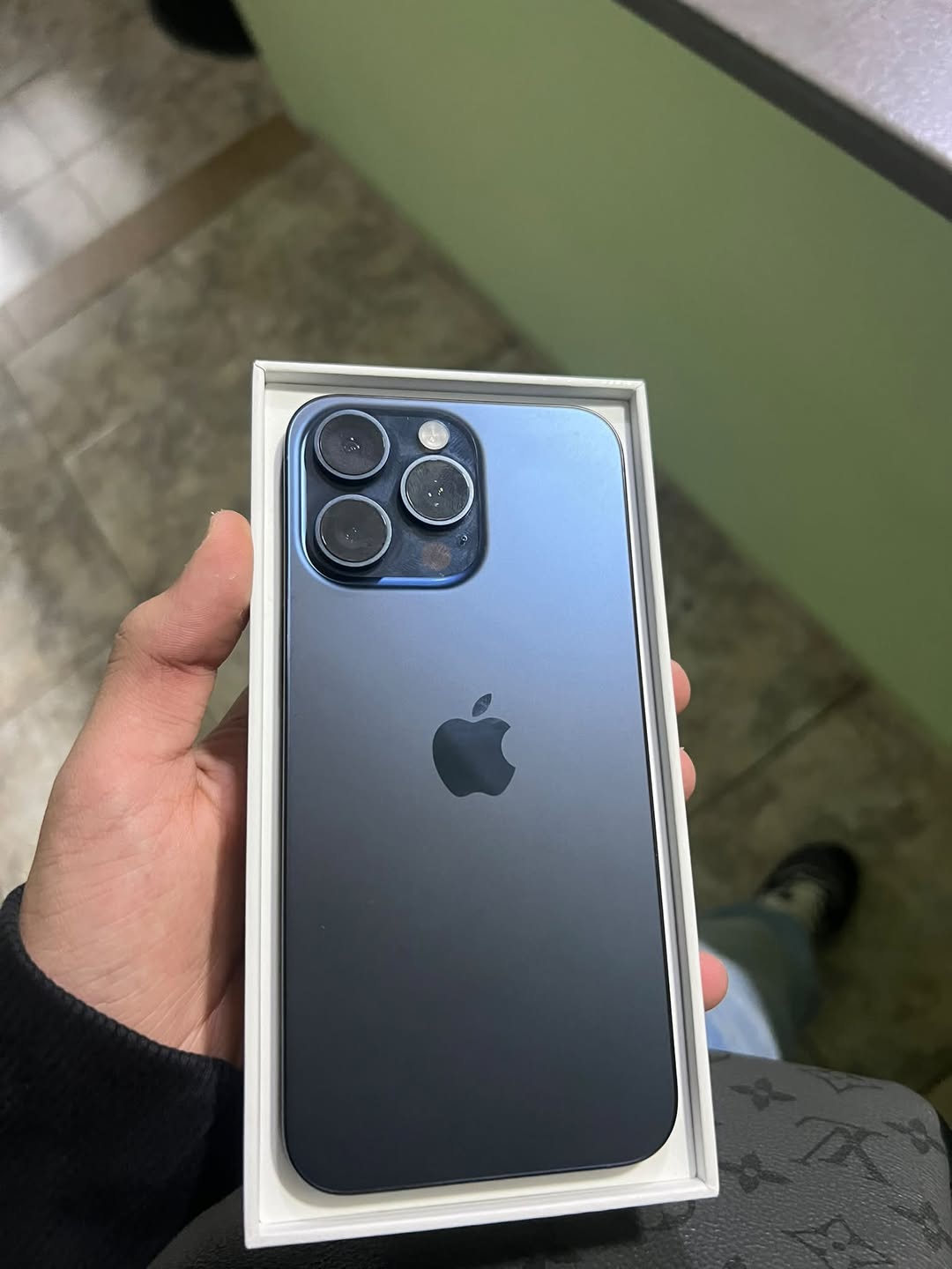 iPhone 15 Pro Max, blue titanium
