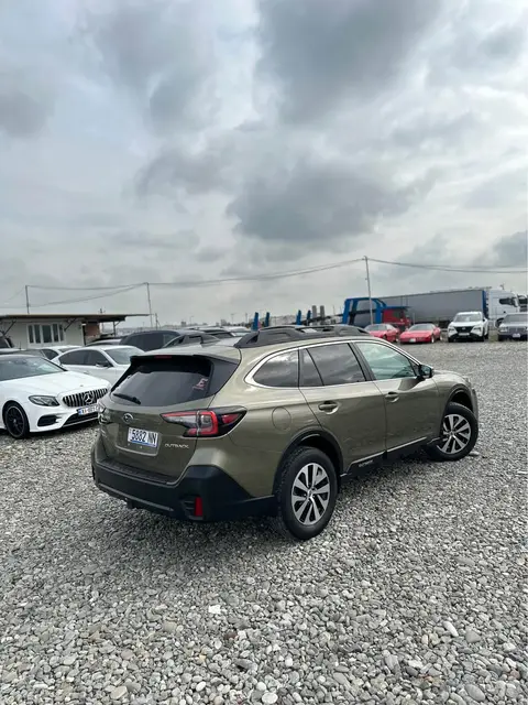 Subaru Outback 2021 — 10,500$