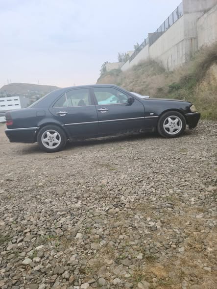 1300$ ətrafında gündəlik kirayəyə verilir