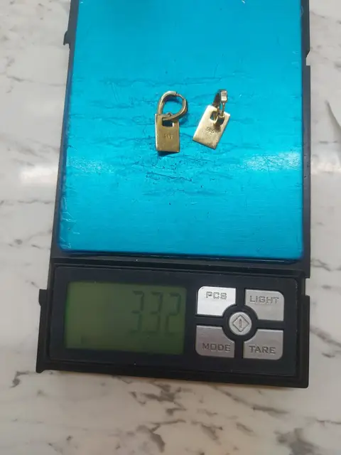 585 qəlibdə qızıl sırğalar, 3.32 qr