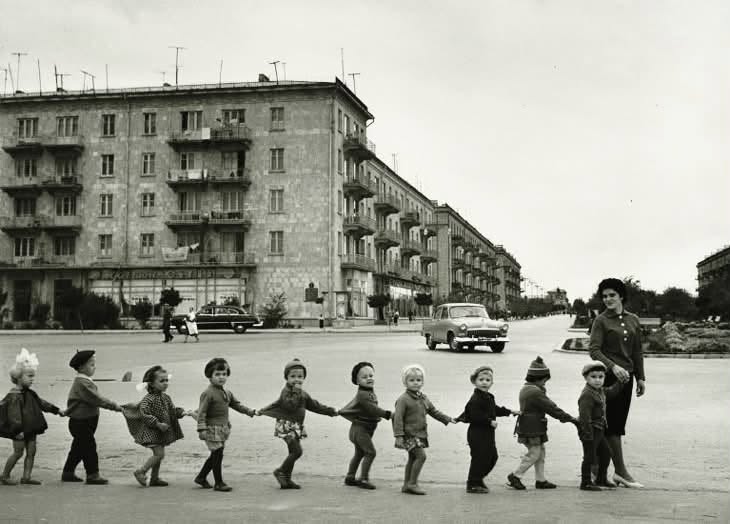 Avtomobil