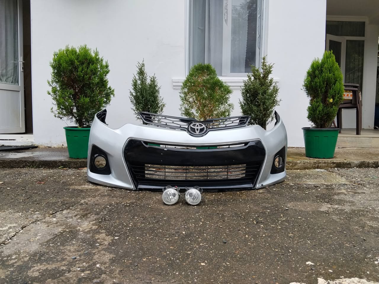 Передний бампер Toyota Corolla 2014 Sport