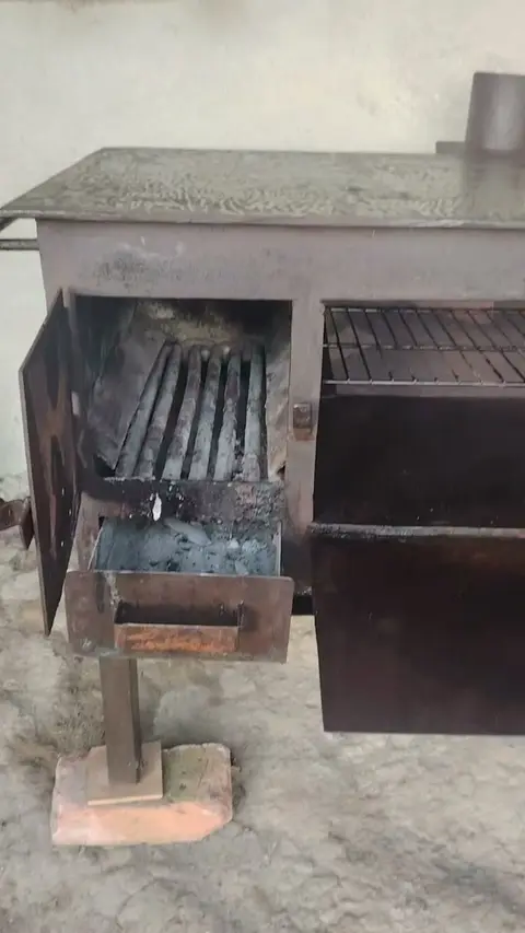 Almost new large Svan-style stove