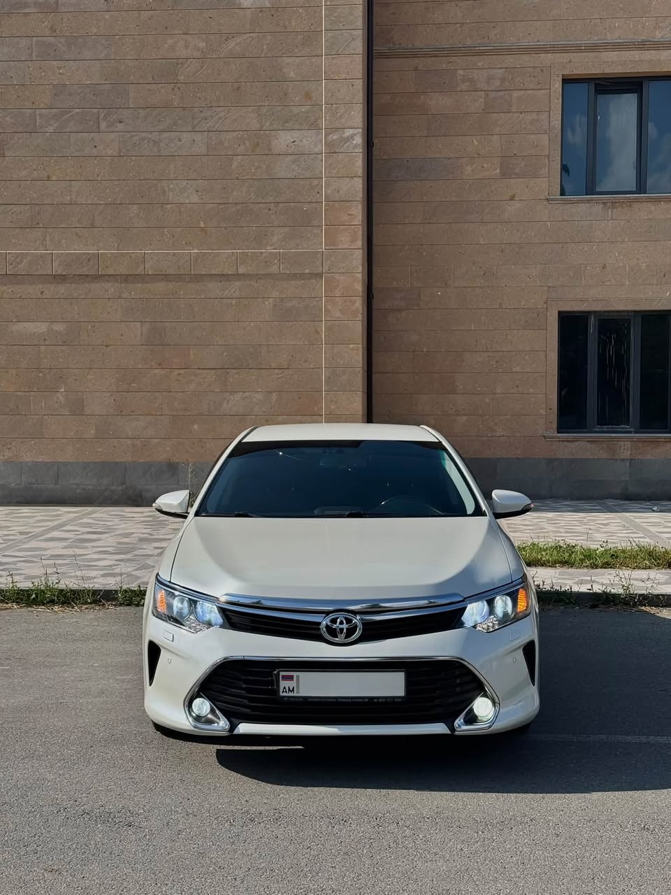 Toyota Camry 2016 — 18,000$
