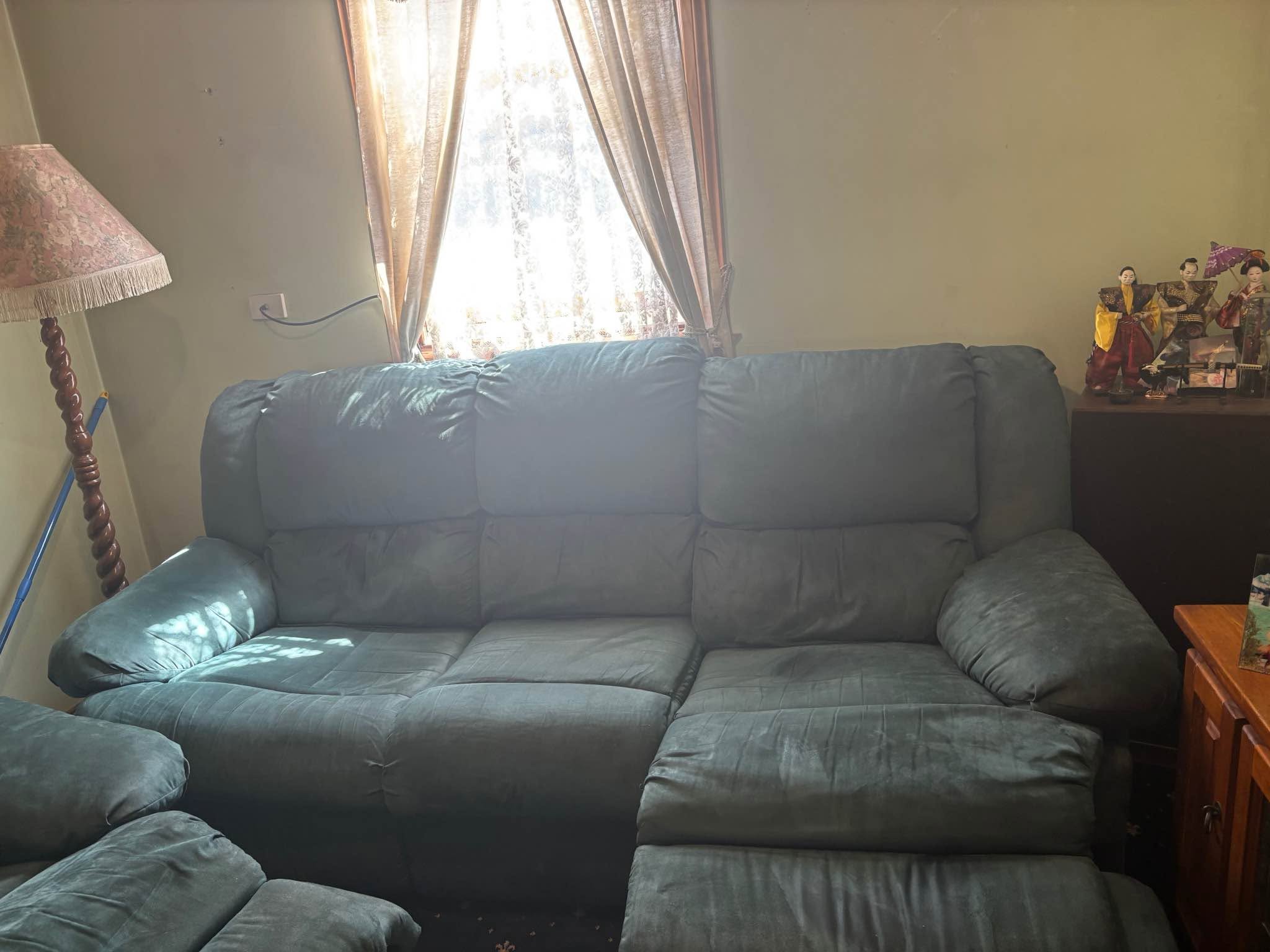 Recliner lounge sofa with 2 reclining seats