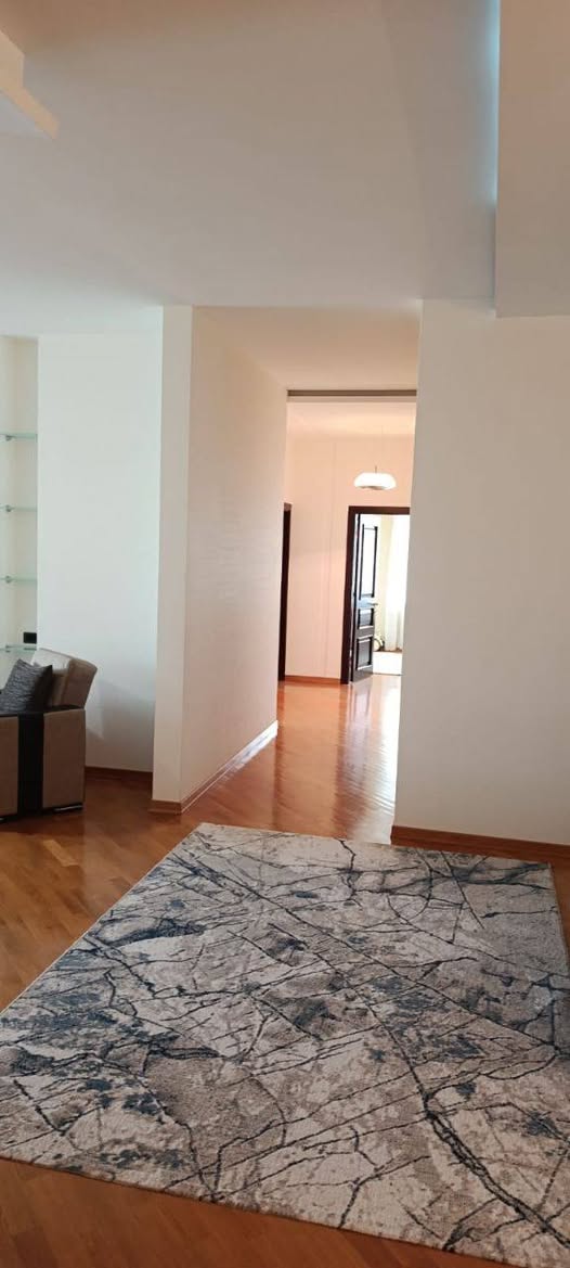 3 oda daire kiraya verilir, Bakü - 1,300 ₼