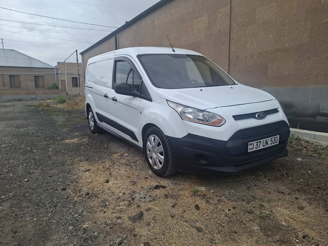 Ford Transit Connect 2016 — 10,400$