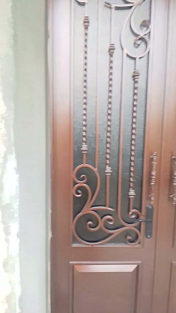 ვლესავ კარის ფანჯრის კუᲗხებს