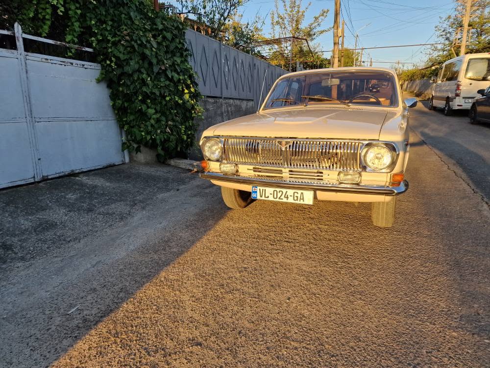 Benzin 24, kilometre 7300km. 8500$ fiyatı var