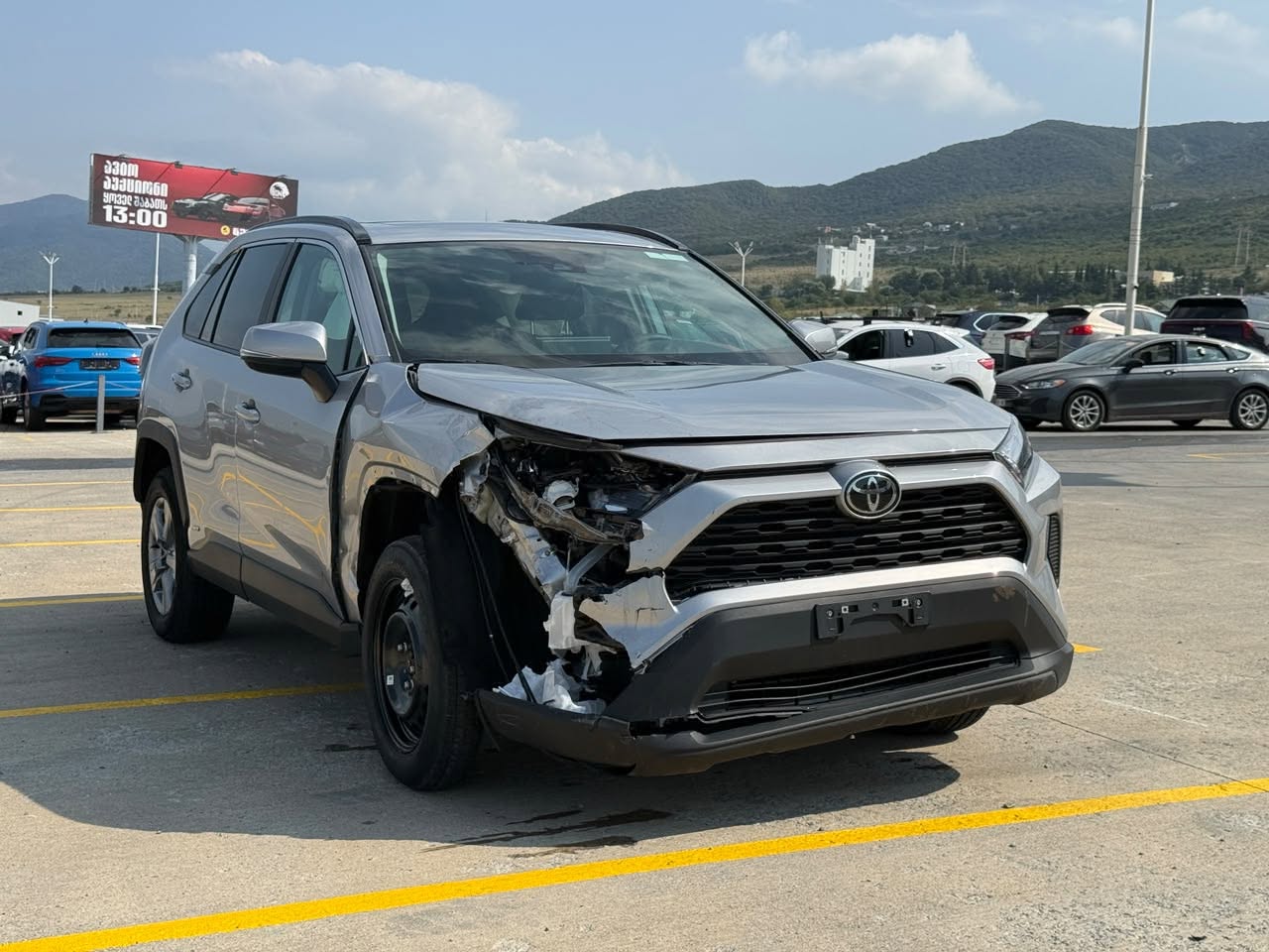 Toyota RAV 4 XLE HYBRID 2025 — 19,500$