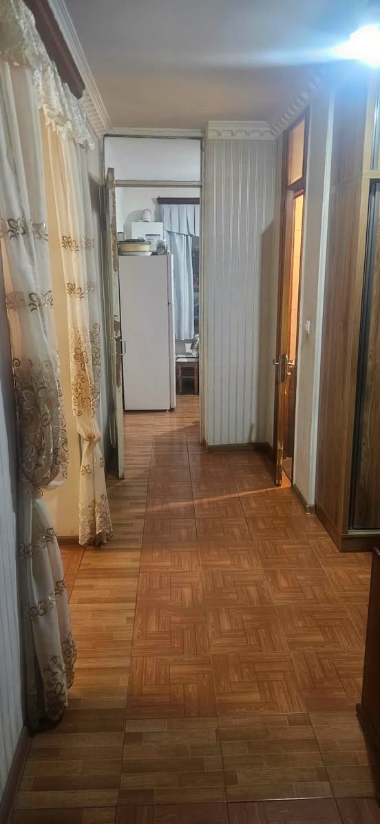 იყიდება 4-ოთახიანი ბინა, თბილისი — $130,000