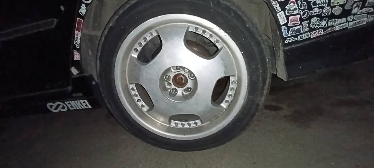 500 lari, disks with tires are sold, R 19