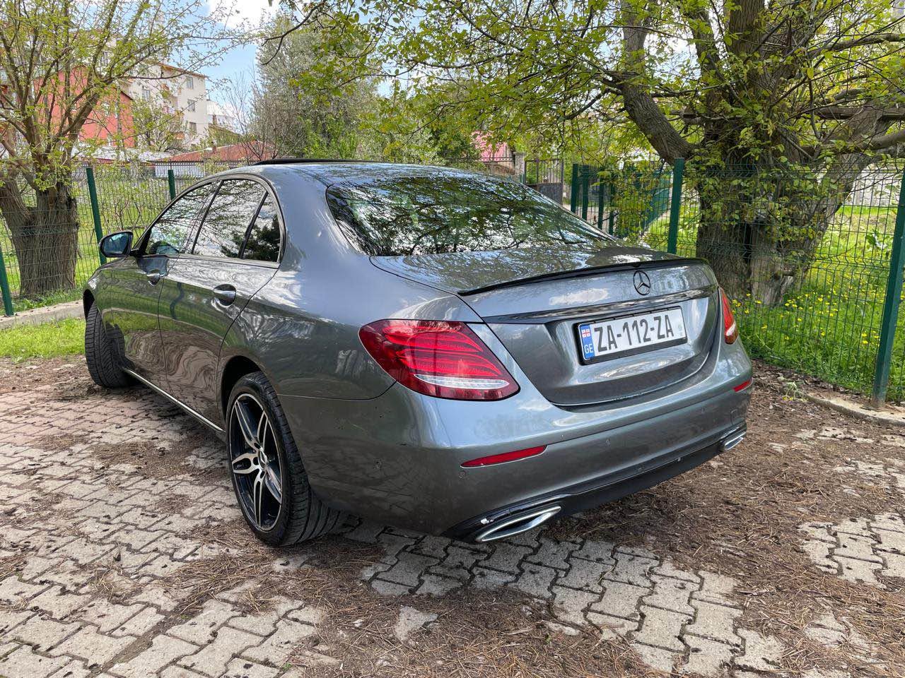 For sale Mercedes-Benz E350d release year: 2017
