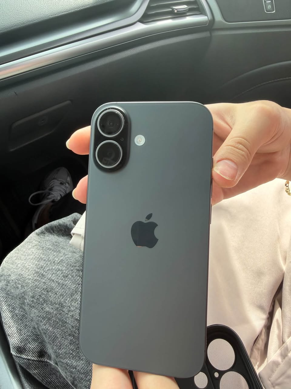 iPhone 17 Sim card + e-sim — 2,350₾