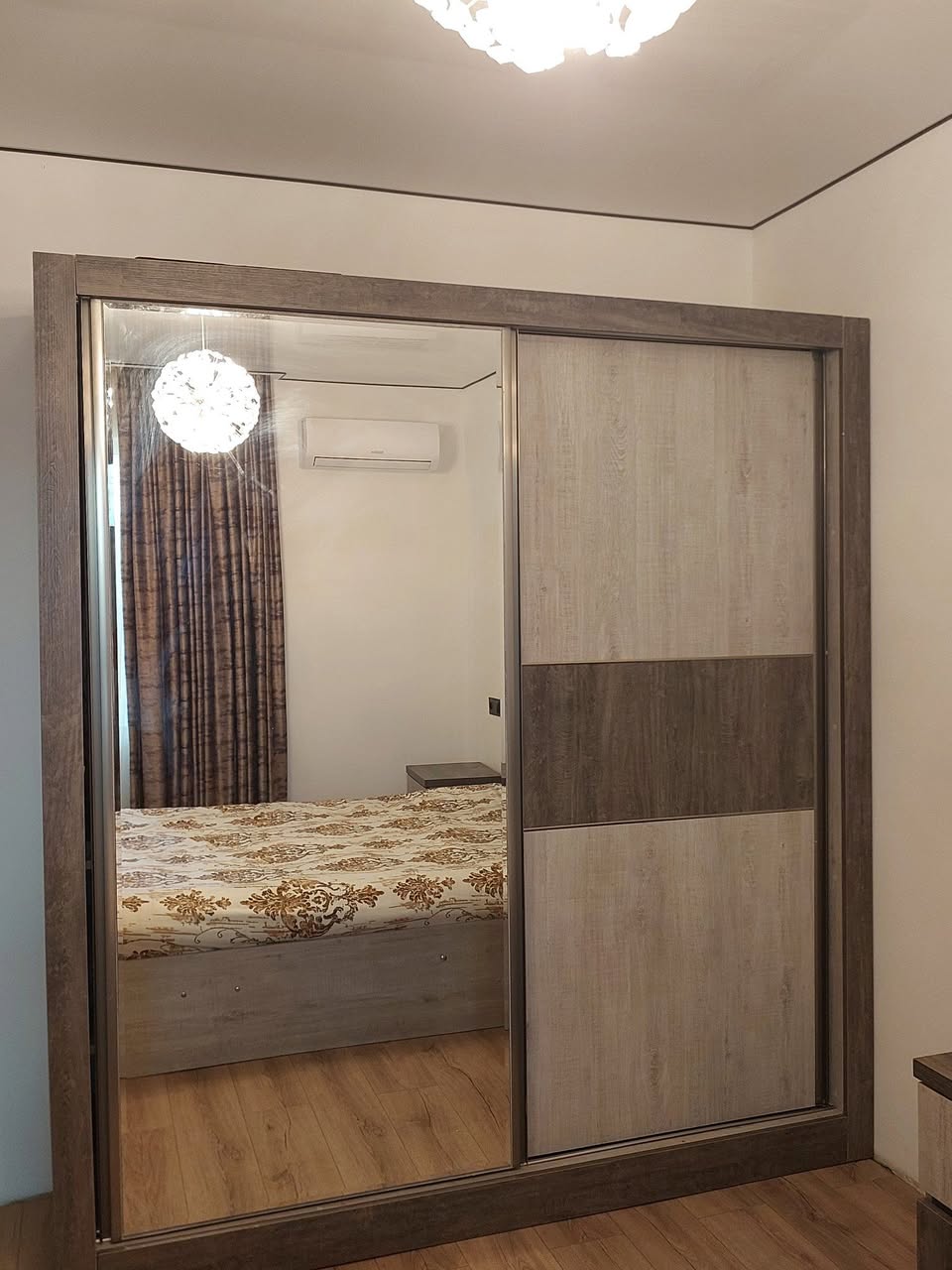 Yataq otağı mebelləri: şkaf, yataq, komod
