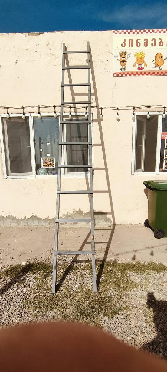 Ladder, sold together with other items