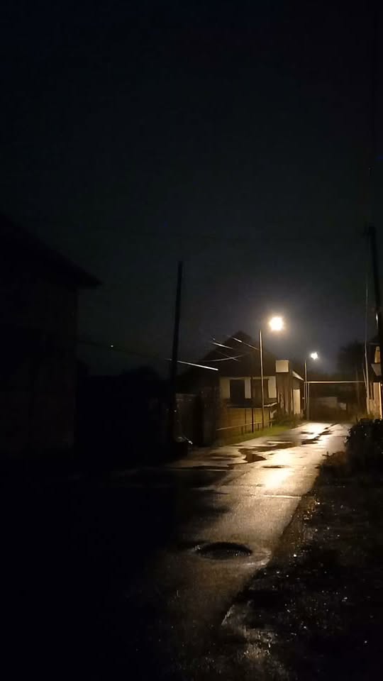 Avtomobil