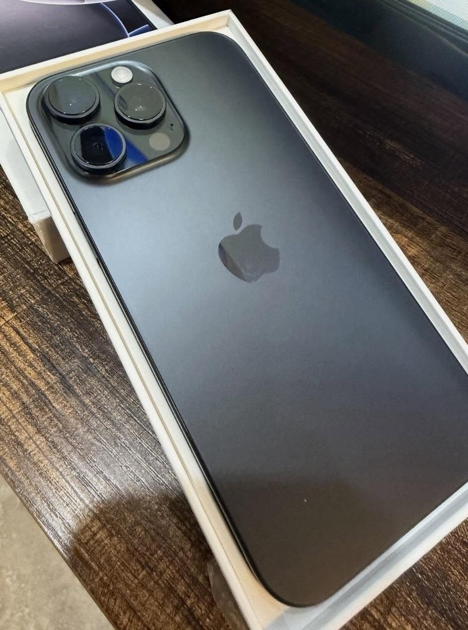 iPhone 16 Pro Max 256GB Black Titanium