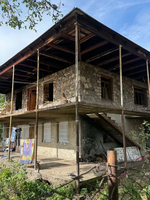 2-հարկանի քարե տուն, 600 քմ²