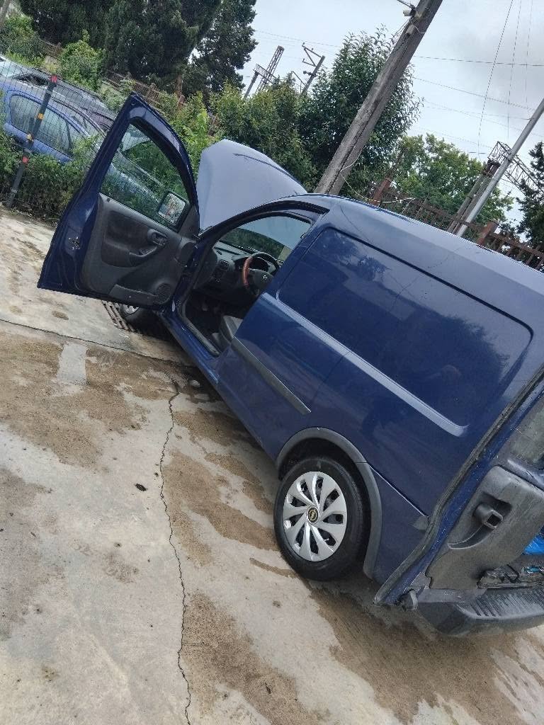 Satılır və ya dəyişilir Opel Combo 1.7 2008 - 3,500$