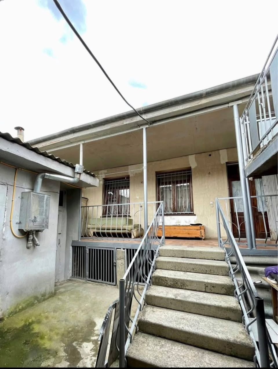 სახლი, თბილისი — $130,000