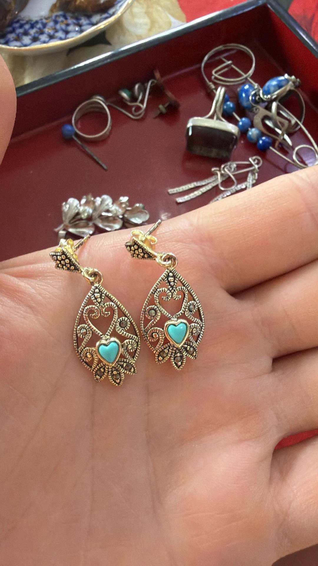Selling silver jewelry in excellent condition