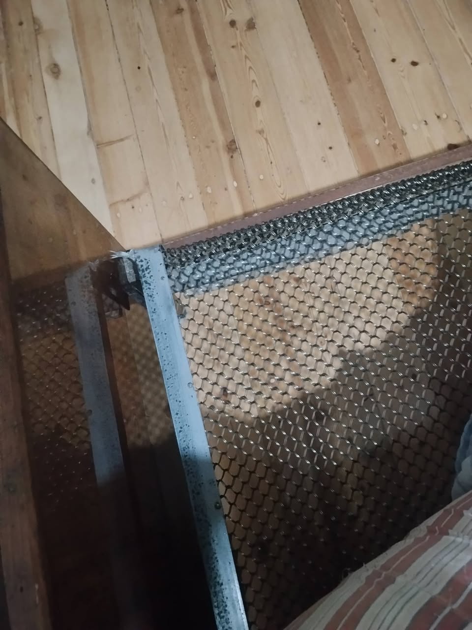 Dmanisi'de ikinci el yatak satılıyor. İki adet.