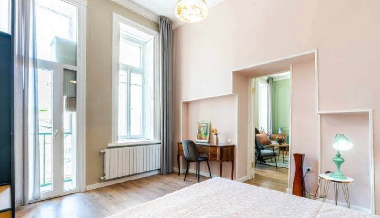 Kirayə mənzil — 1,300$ -> იჯარით გაქირავებული ბინა — 1,300$