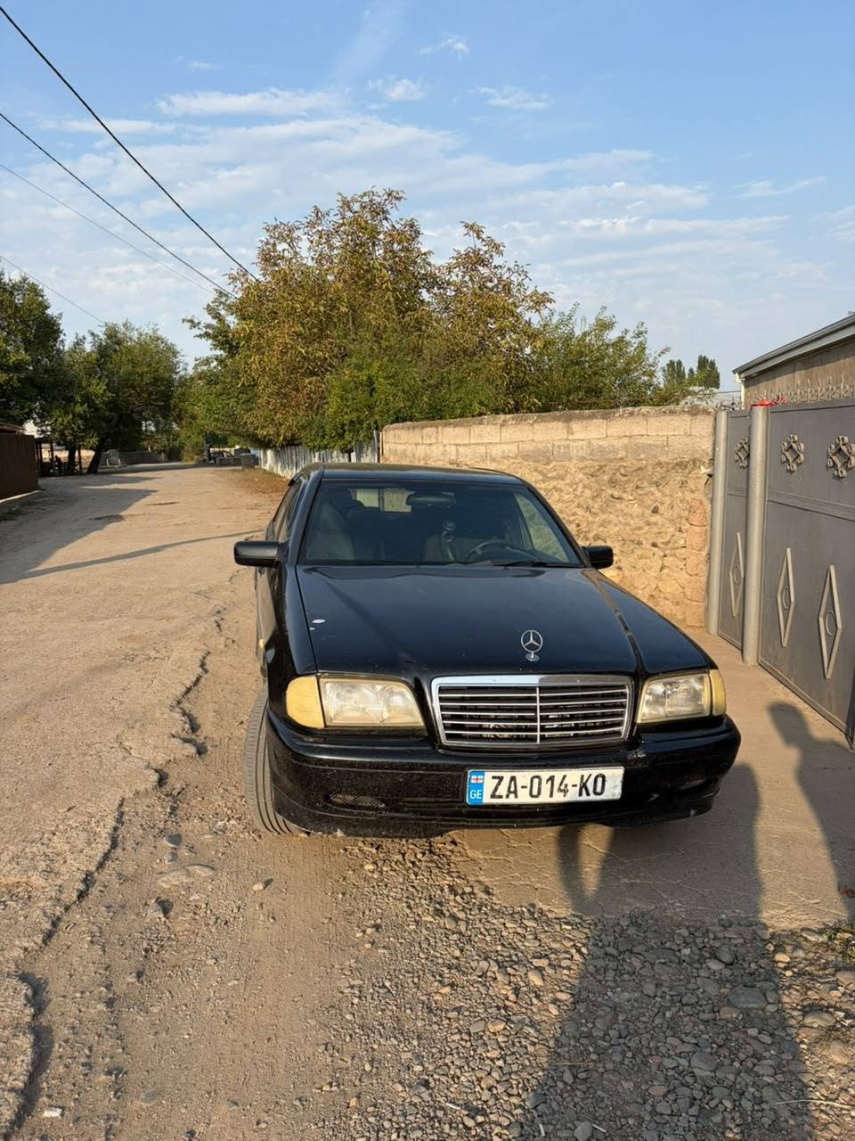 Avtomobil 1998