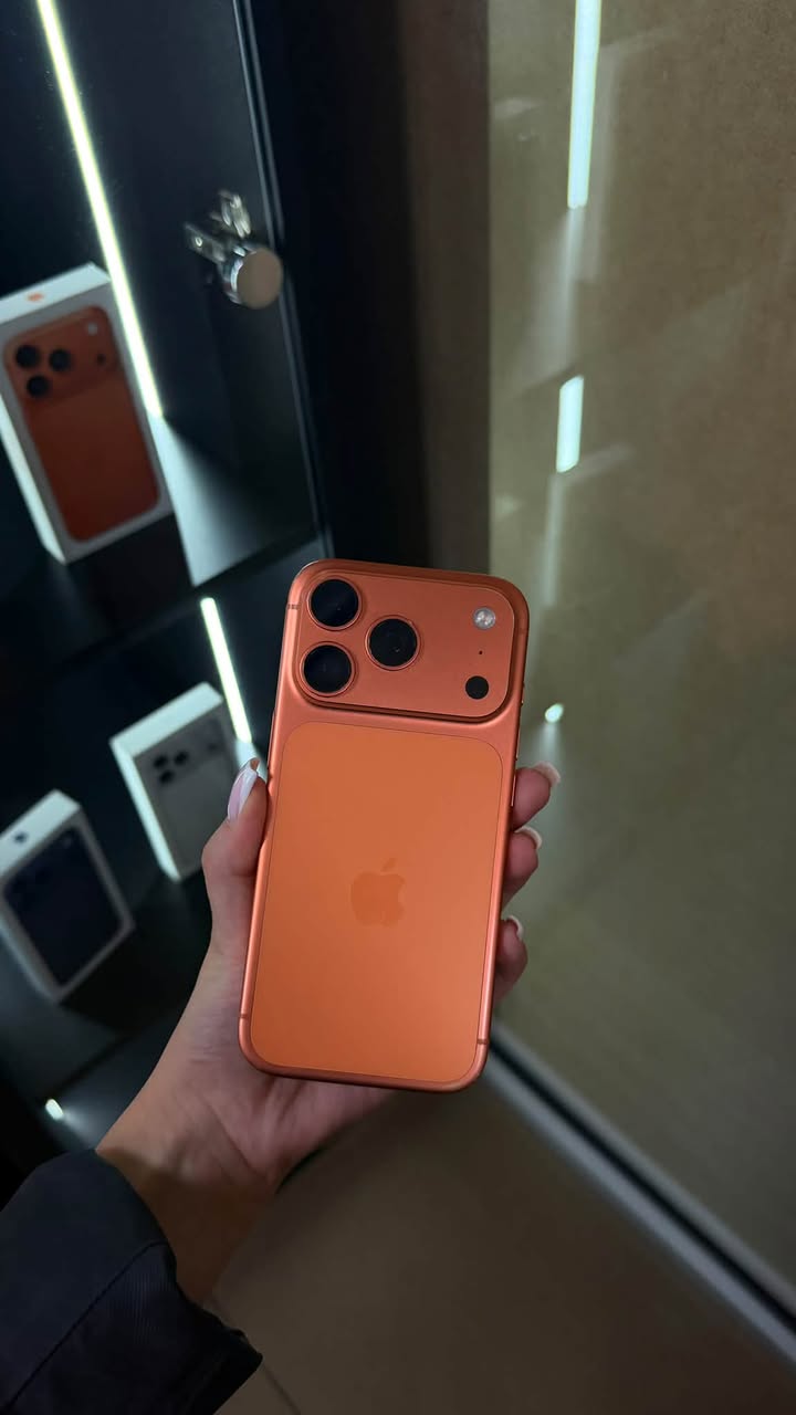 Использованный Iphone 17 Pro Orange 256
