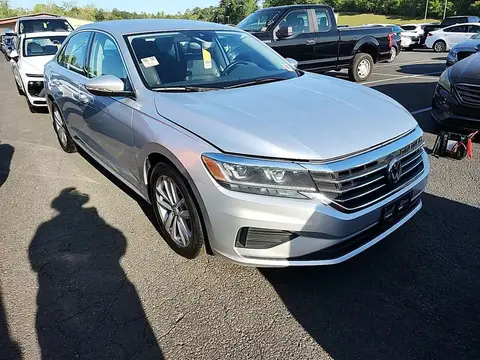 Volkswagen Passat 2020 — 7,400$