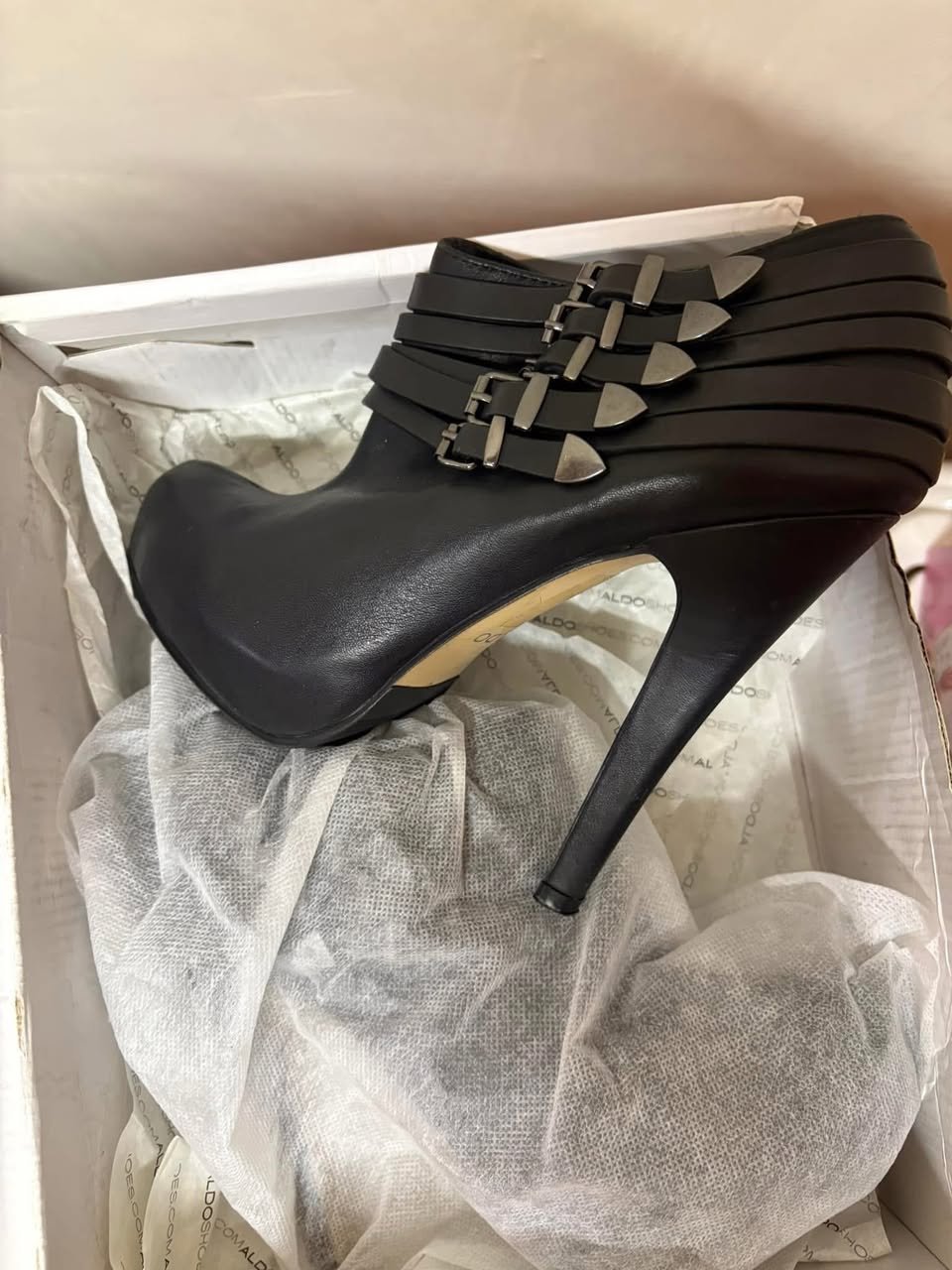 Black leather ankle boots, size 38-39