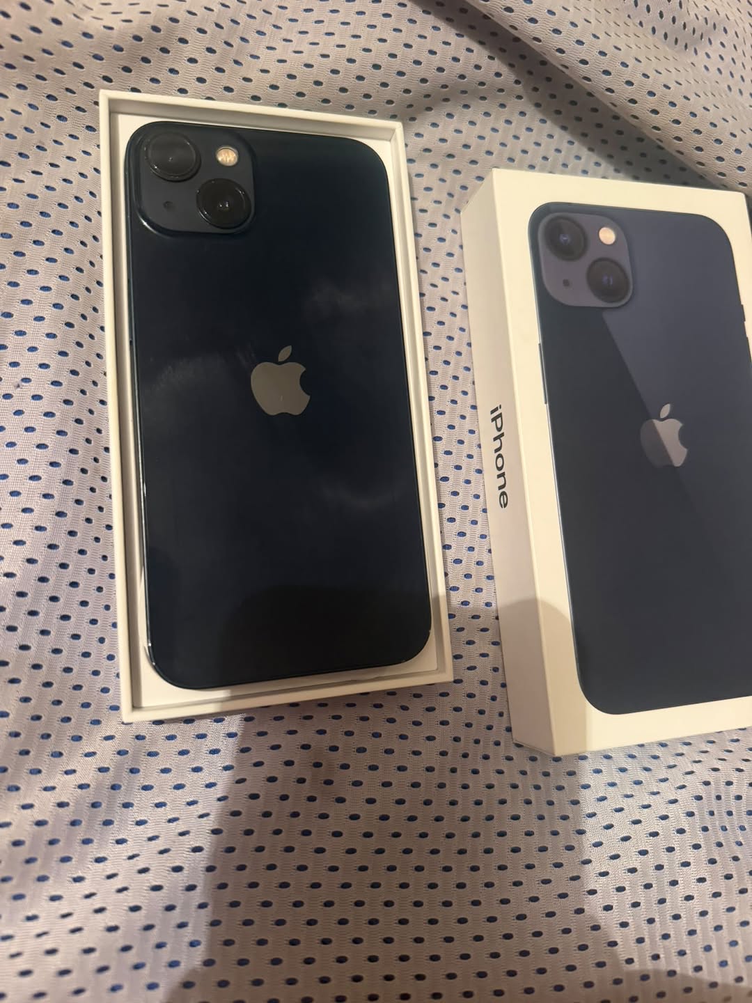 In good condition, element and memory 13 GB