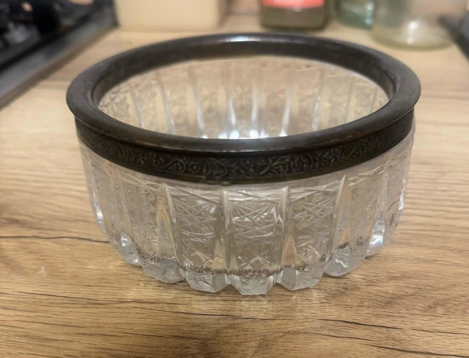 Crystal bowl with a metal edge