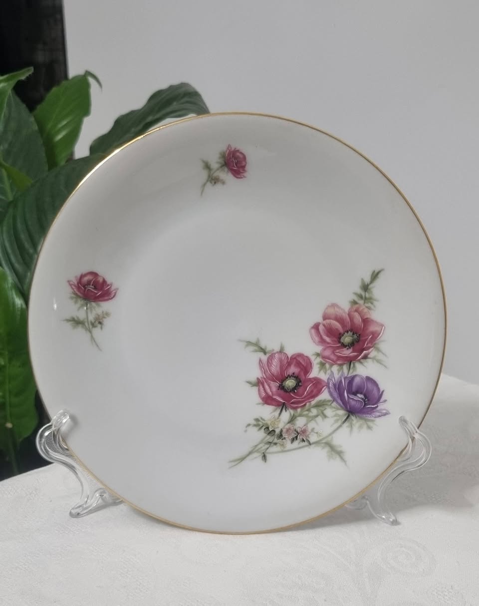Vintage Winterling porcelain plates, Lot 402