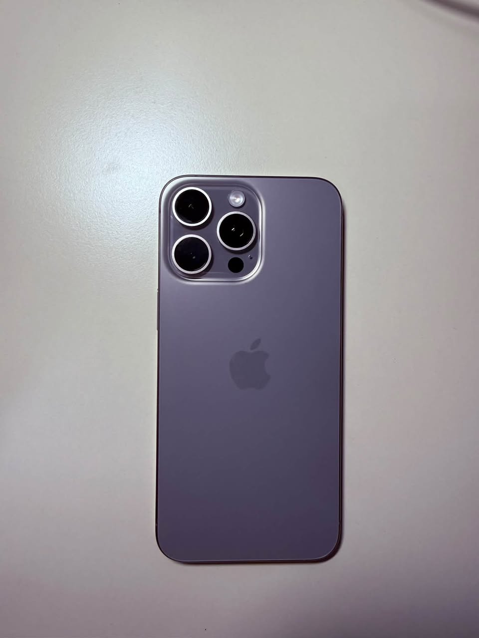 Merhaba, satılık iPhone 15 Pro — 1,700$