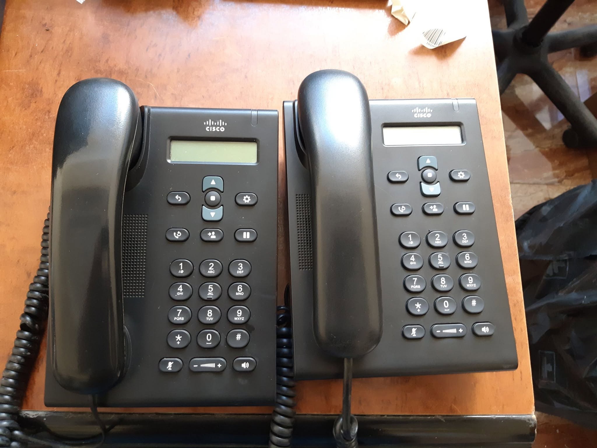Cisco IP phones for 20 lari, 17
