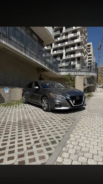 Nissan Altima 2020 — 9,500$