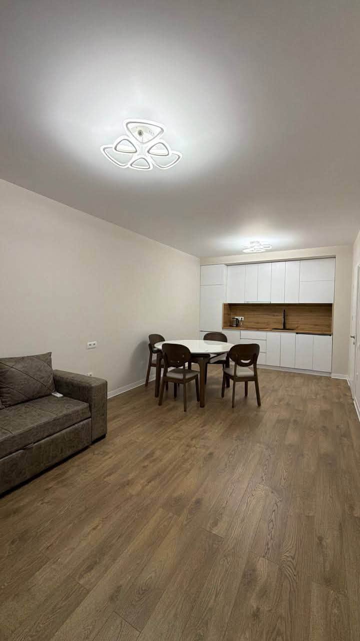 1 otaqlı mənzil kirayəyə verilir, Batumi — $650