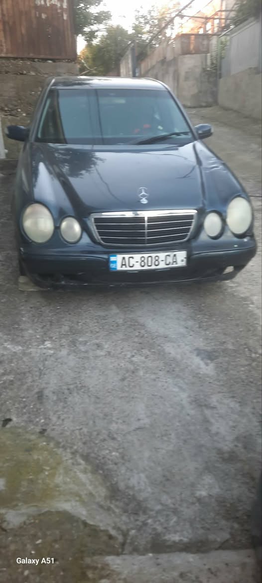 Մերսեդես Ե210 1999 թվական — 2,300 դոլար